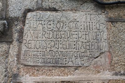 Grabado piedra fachada